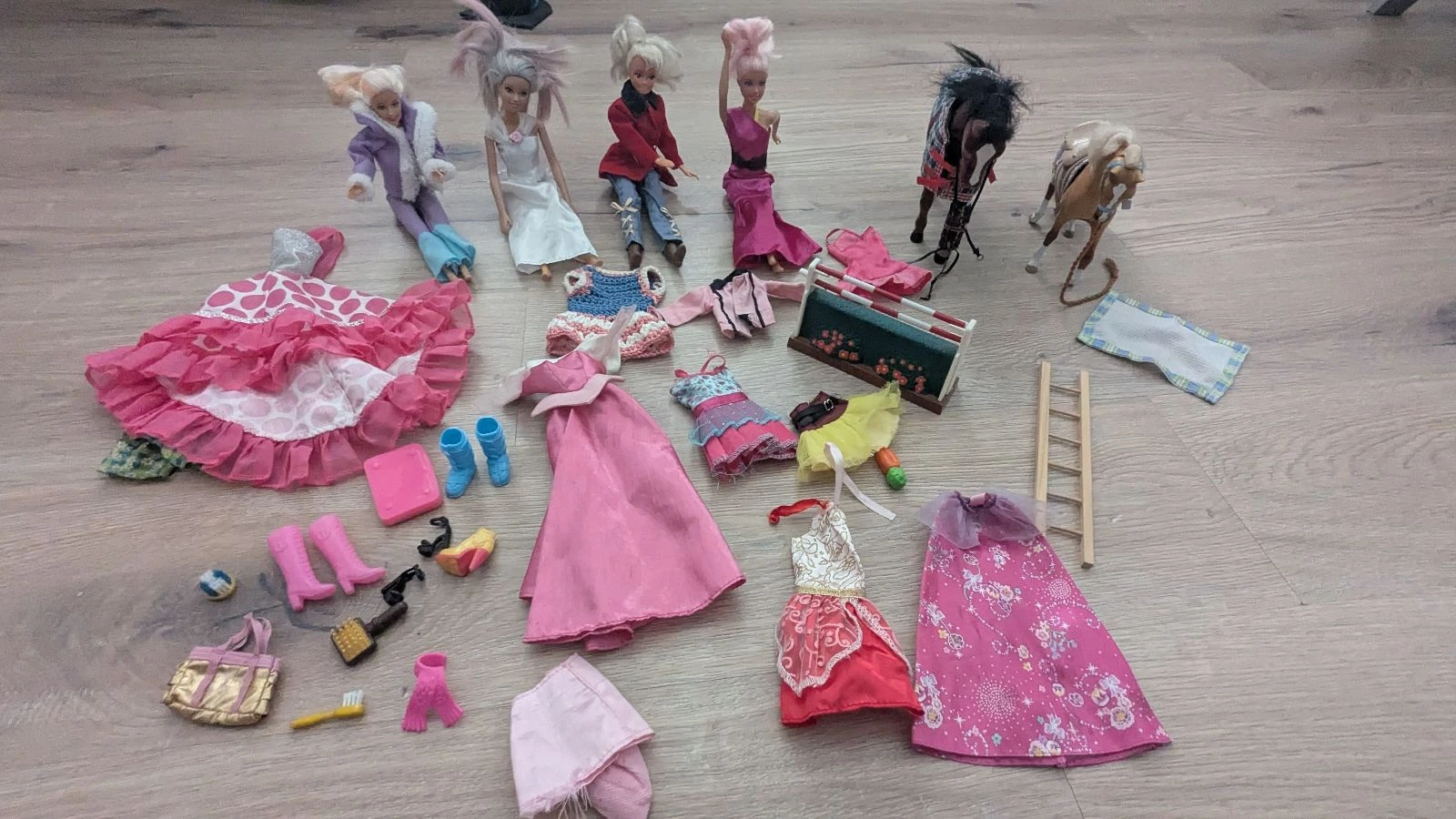Mucha mercancía de Barbie – photo 2